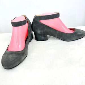 New! TORRID Gray Suede Ankle Strap Pumps Block Heel Woman's 9 Wide Office Preppy